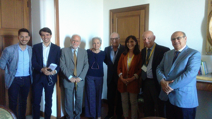 (nella foto: i componenti Commissione Sanità Ars, direttore generale del Policlinico Renato Li Donni e i professori Francesco Moschella e Adriana Cordova)